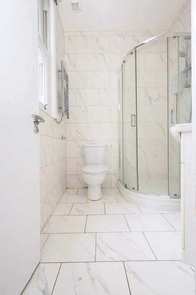 Flat Cazenove Road in Greater London
