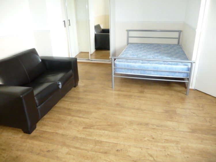 Flat Parkers Lane in Sheffield