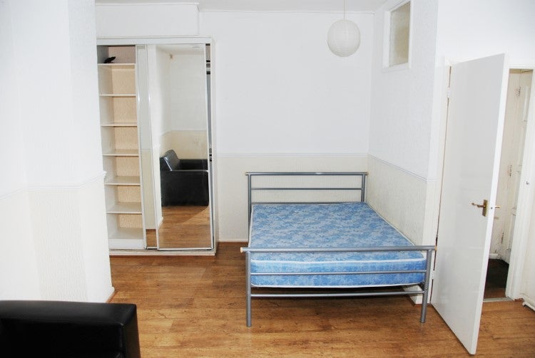 Flat Parkers Lane in Sheffield