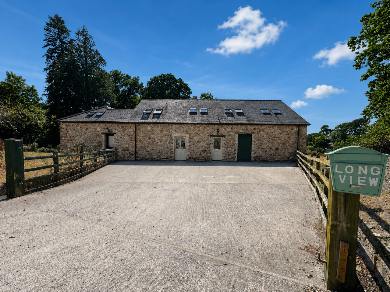 Flat Whiteway Close in Whimple