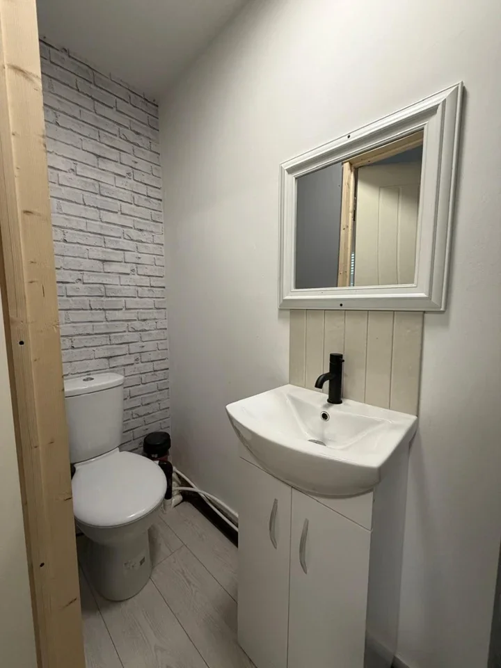 Flat Hendren Close in Greater London