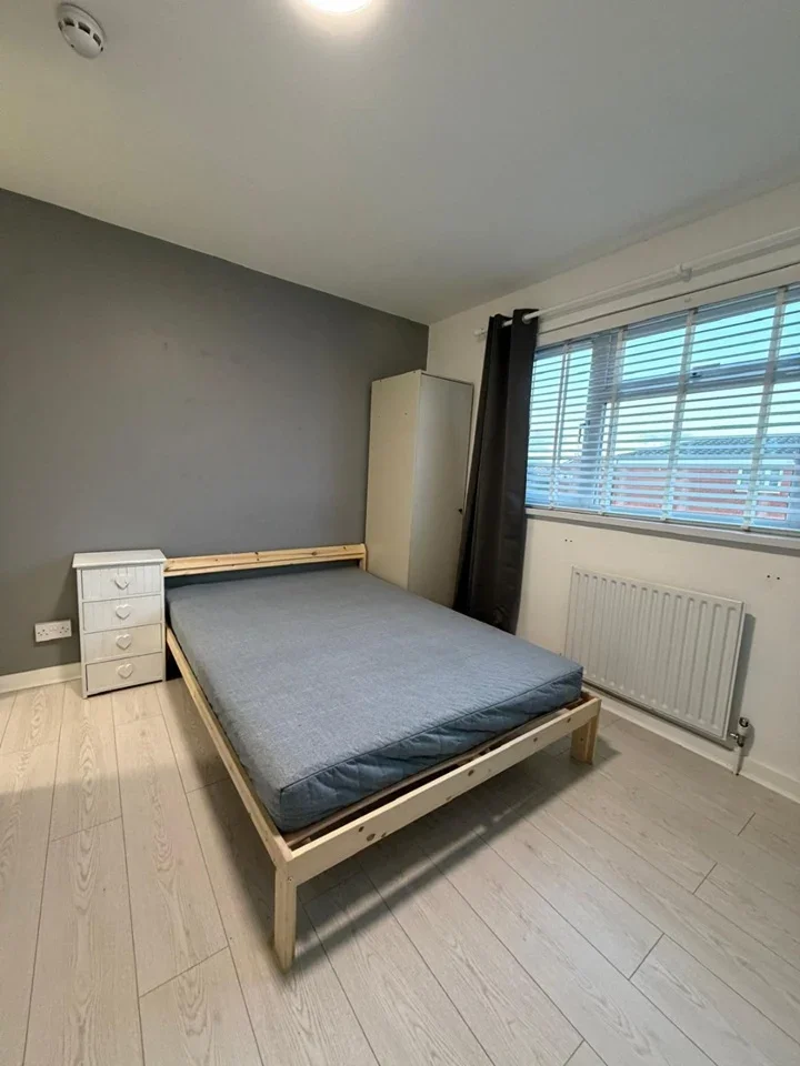Flat Hendren Close in Greater London