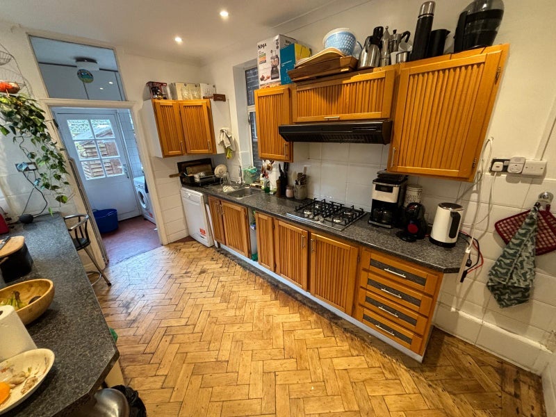 Room Sharon Gardens in Greater London