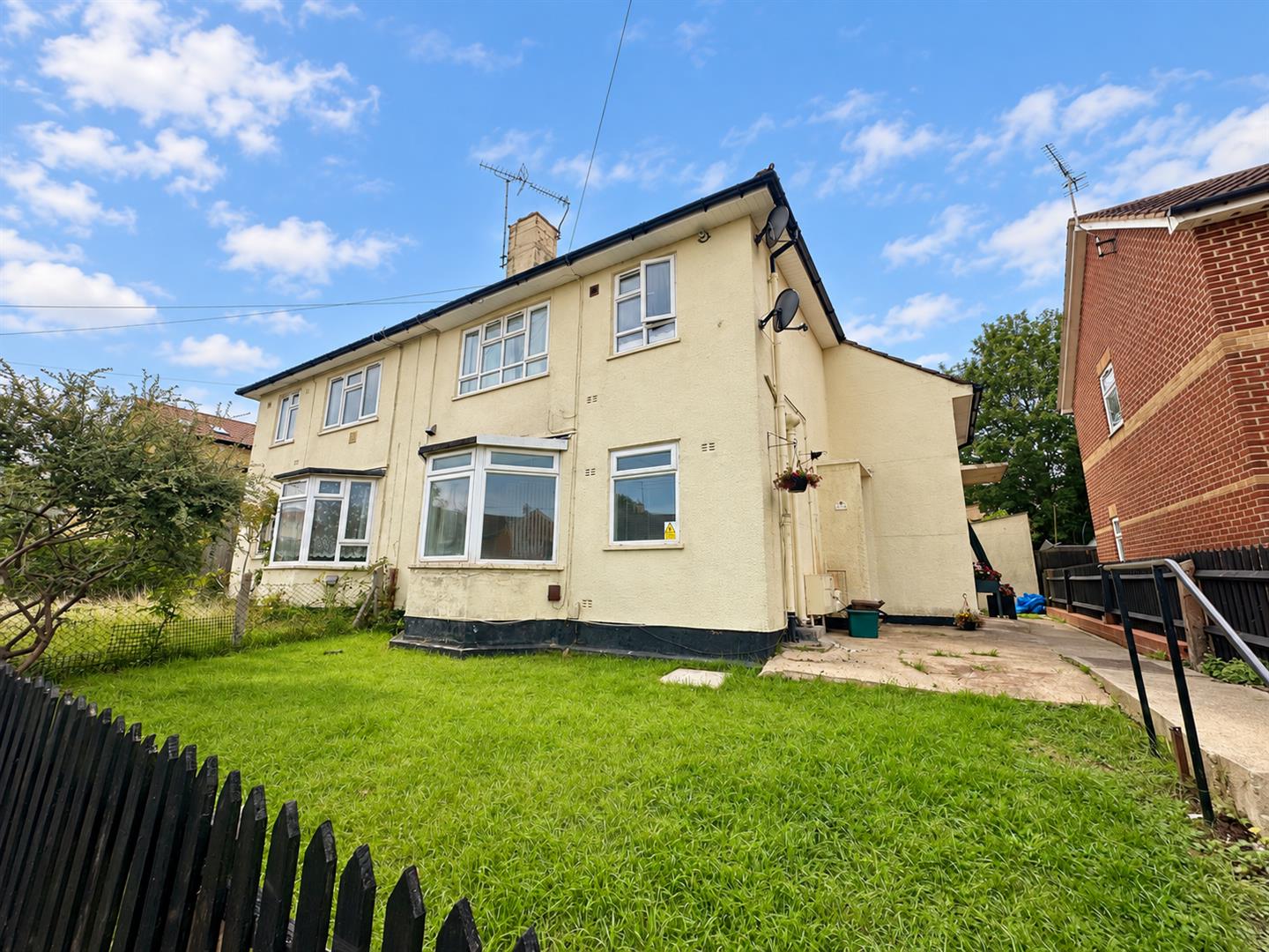Flat Bourton Road in Gloucester