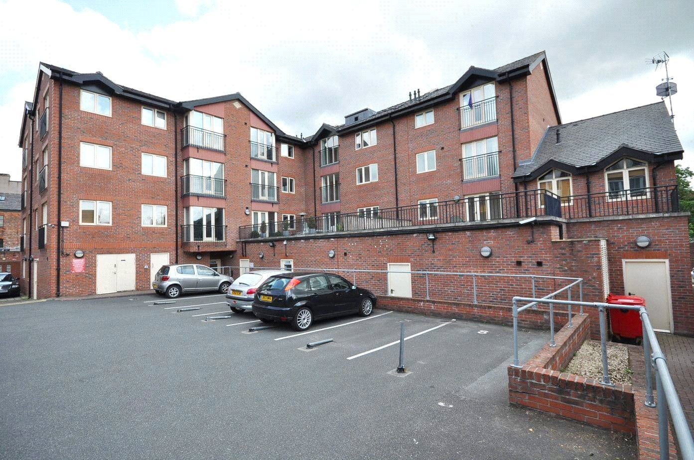 Flat Commonhall Street in Chester