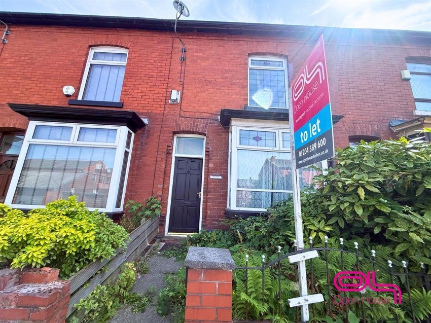 Flat Back Parkfield Road in Farnworth