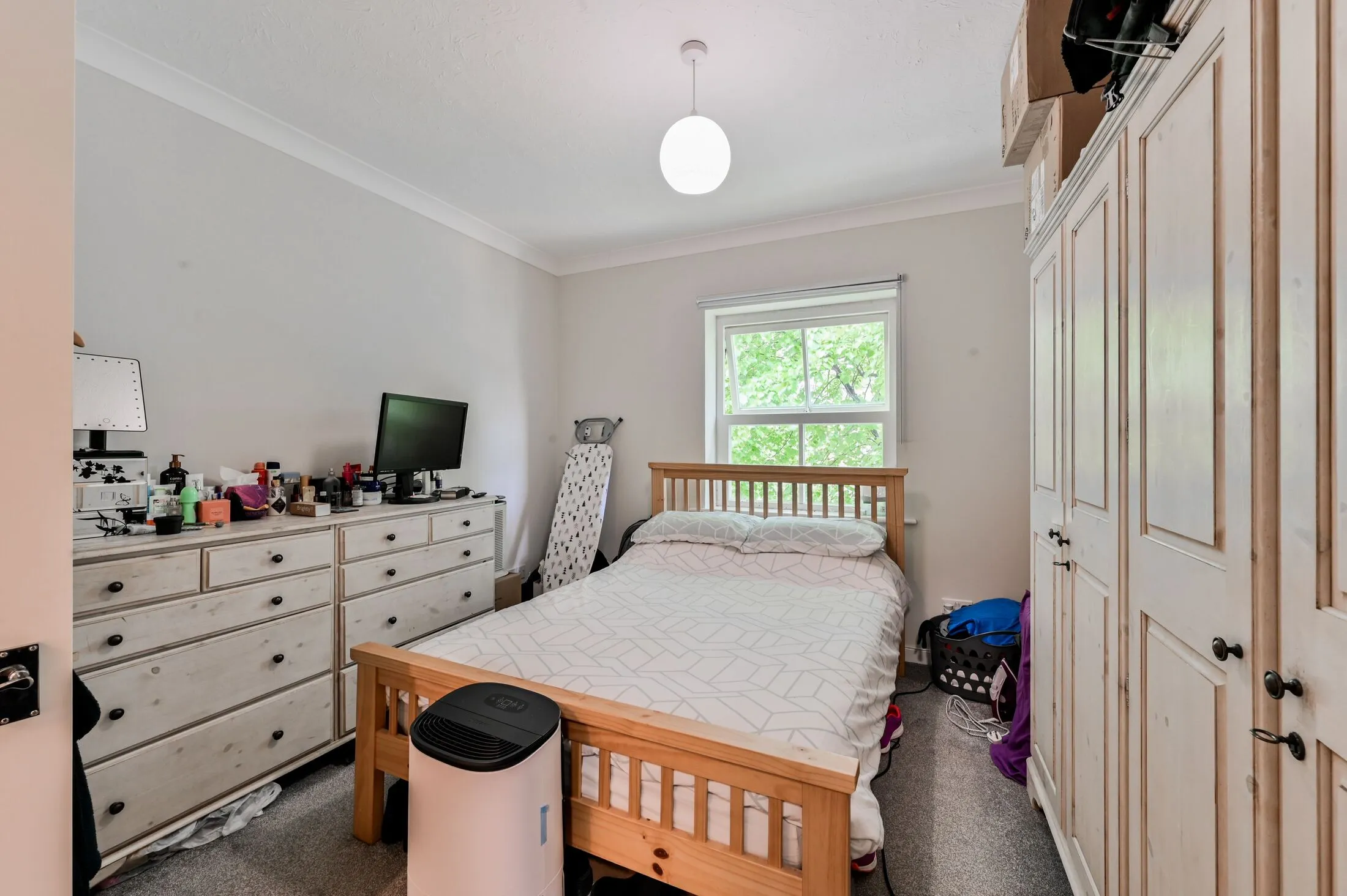 Flat Southgate Road in Greater London