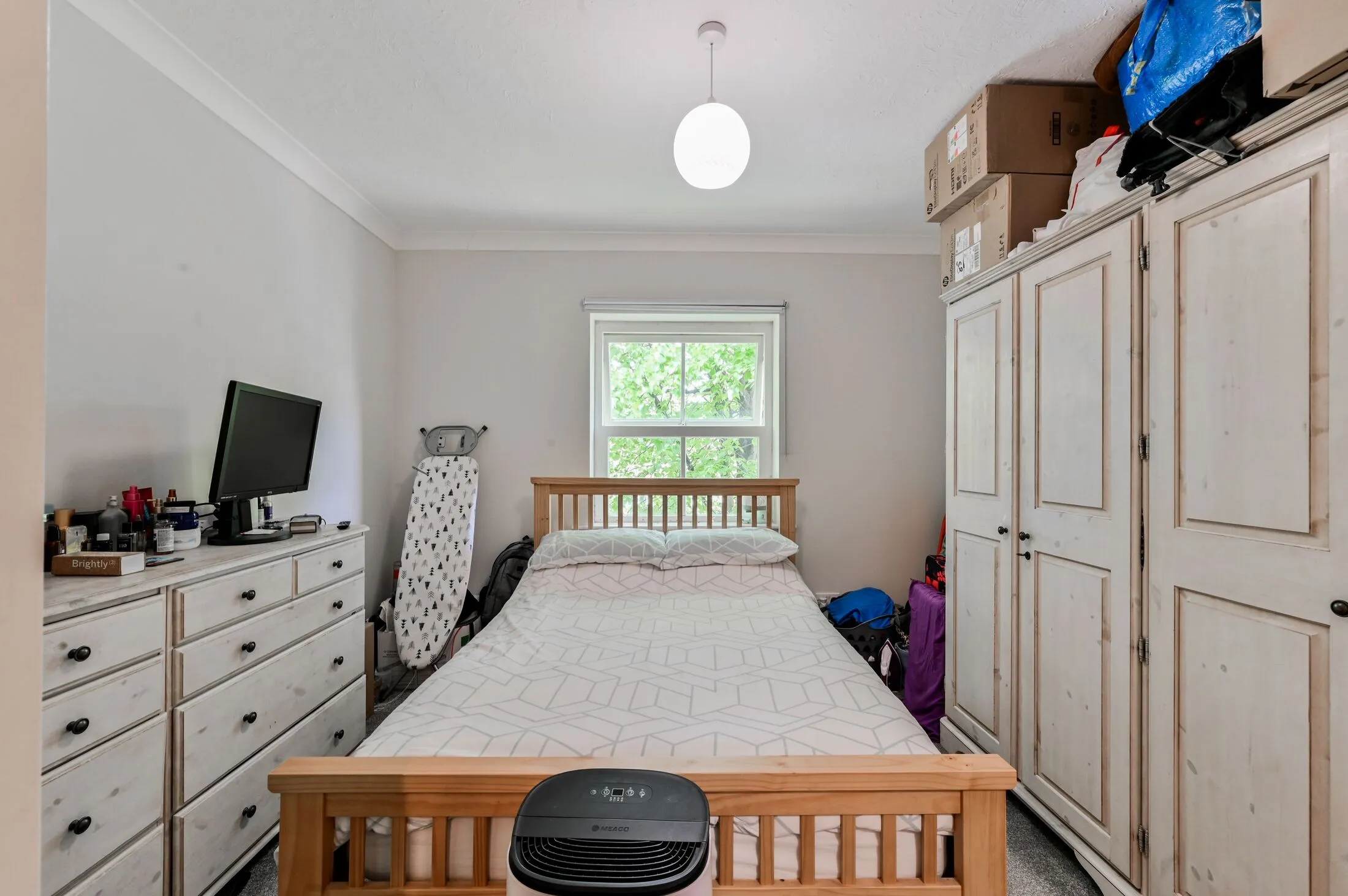 Flat Southgate Road in Greater London