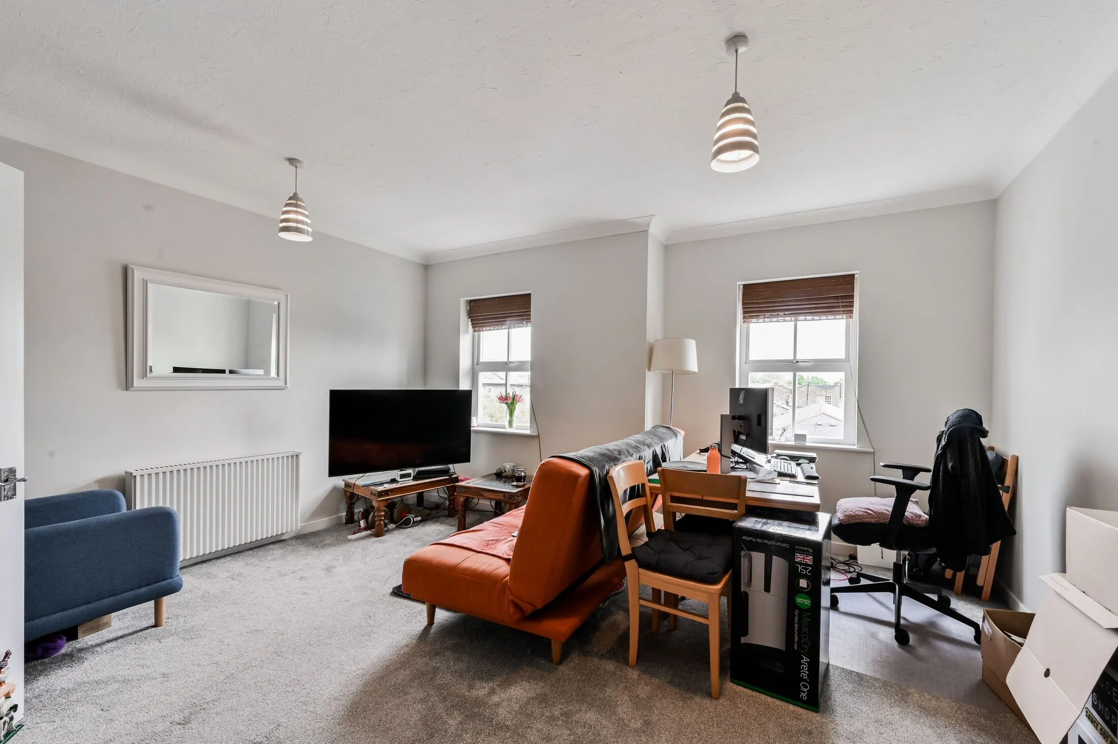 Flat Southgate Road in Greater London