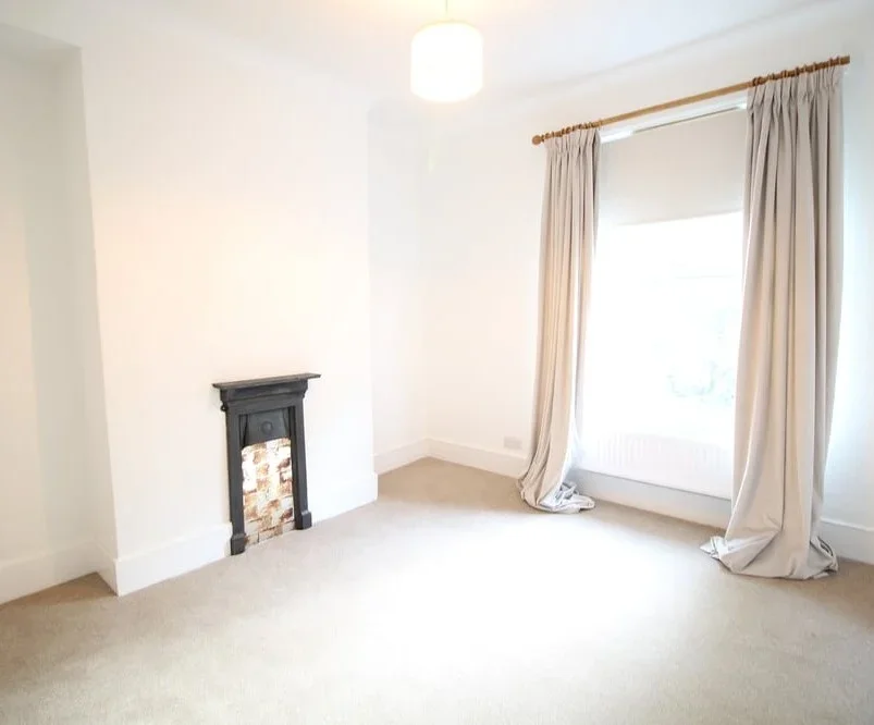 Flat Nicholson Road in Greater London
