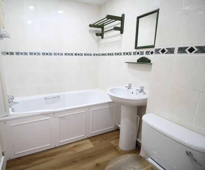 Flat Nicholson Road in Greater London