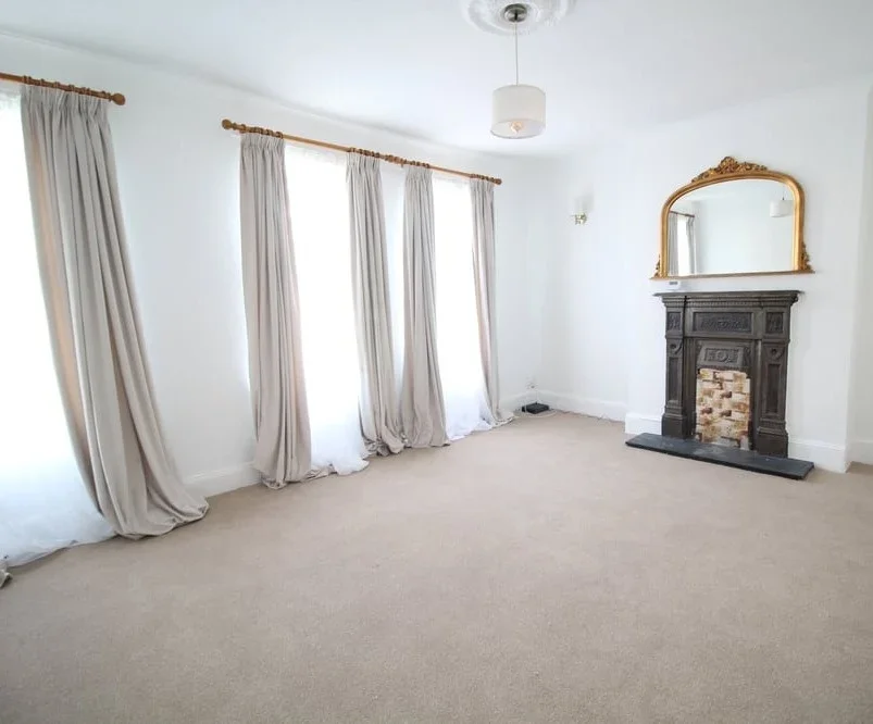 Flat Nicholson Road in Greater London