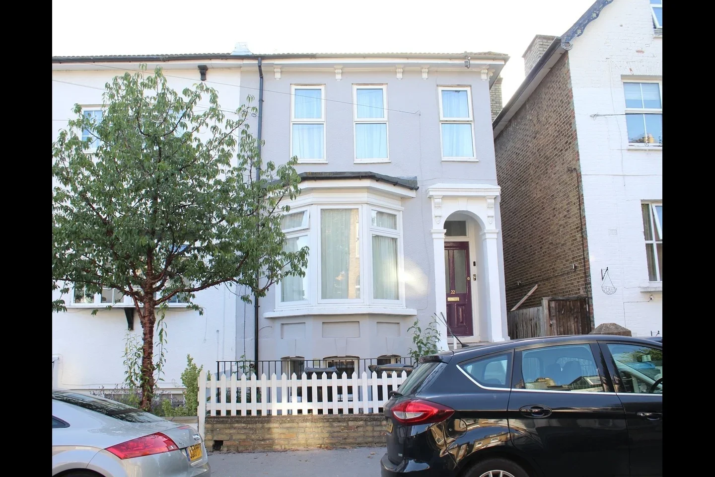 Flat Nicholson Road in Greater London
