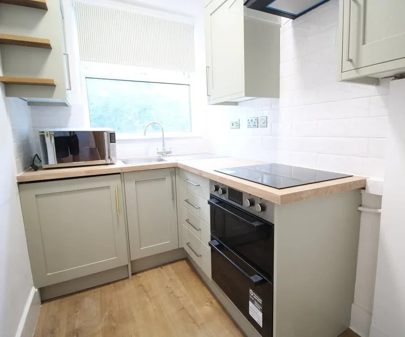 Flat Nicholson Road in Greater London
