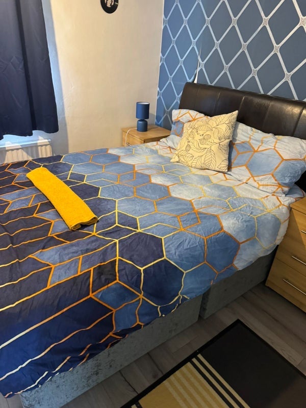 Room The Link in Crawley