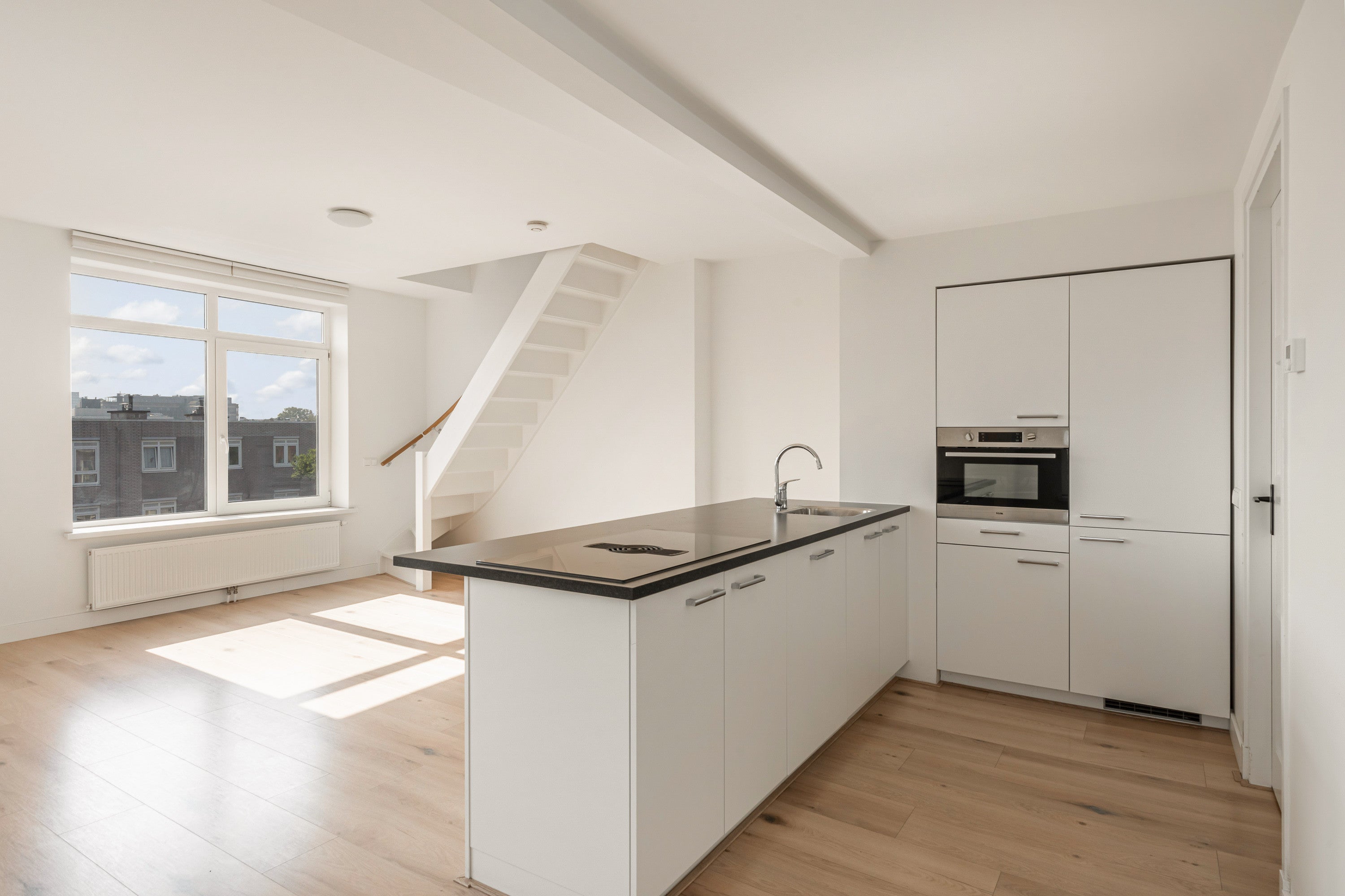 Appartement 2e Middellandstraat in Rotterdam