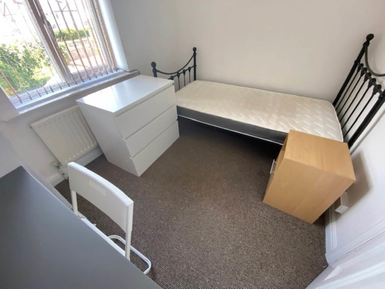 Flat Wades Road in Bristol