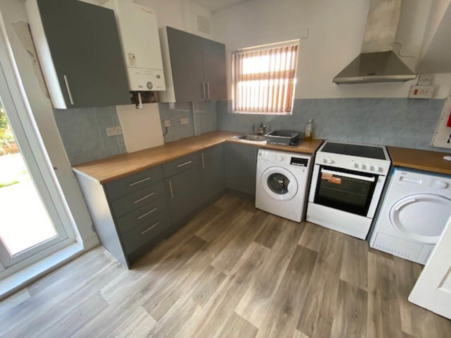 Flat Wades Road in Bristol