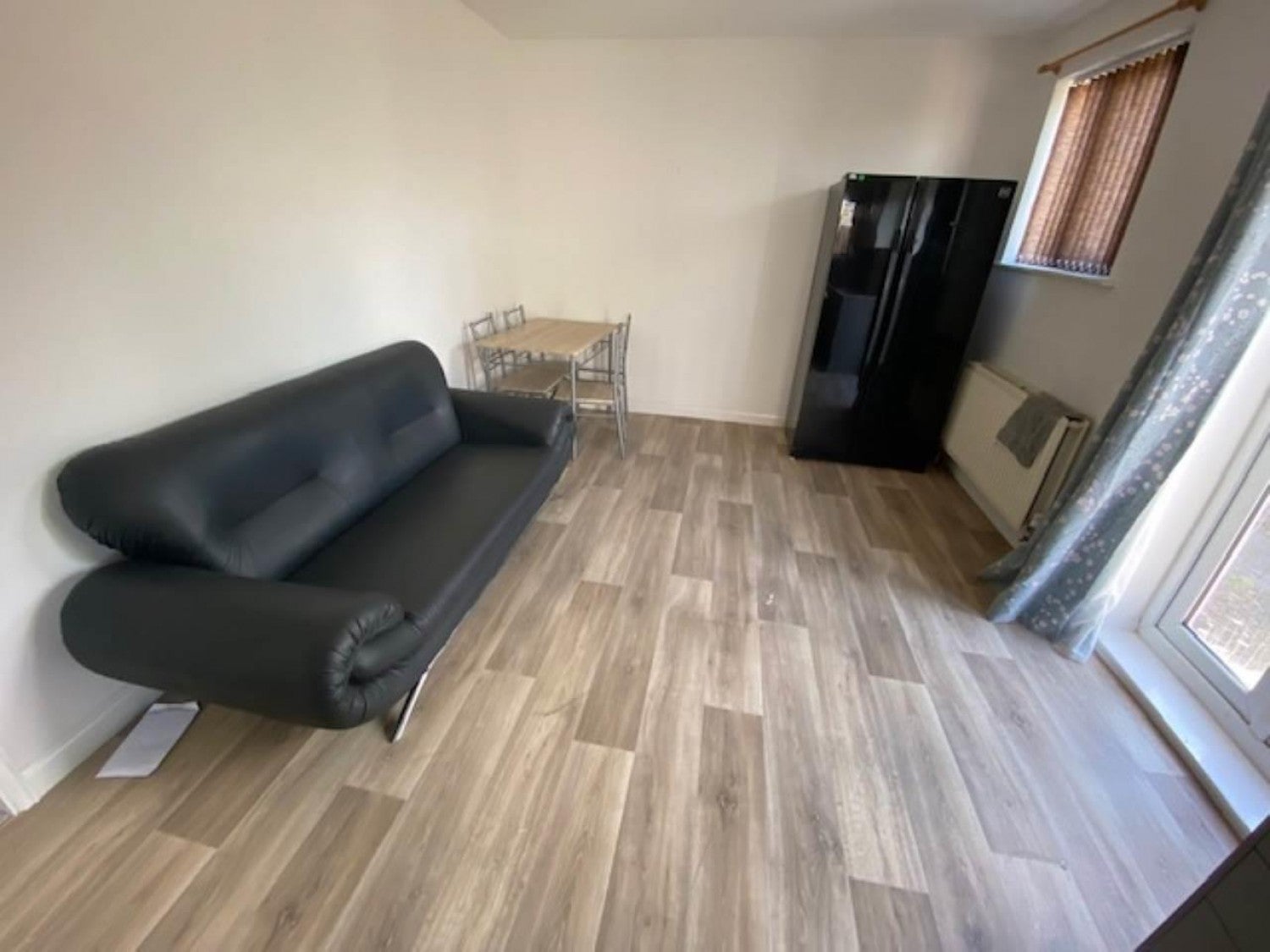 Flat Wades Road in Bristol
