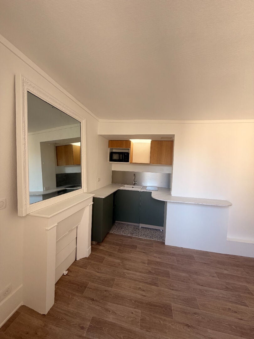 Appartement Rue Jacques Louvel-Tessier à Paris