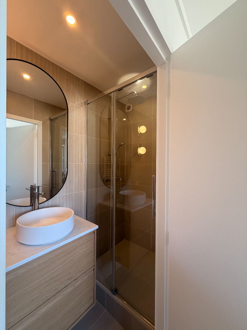 Appartement Rue Jacques Louvel-Tessier à Paris