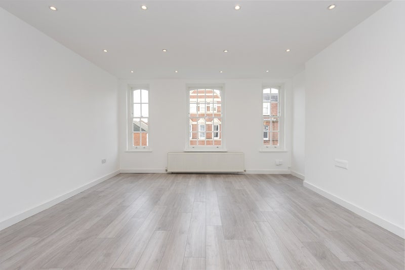 Flat Heath Street in Greater London