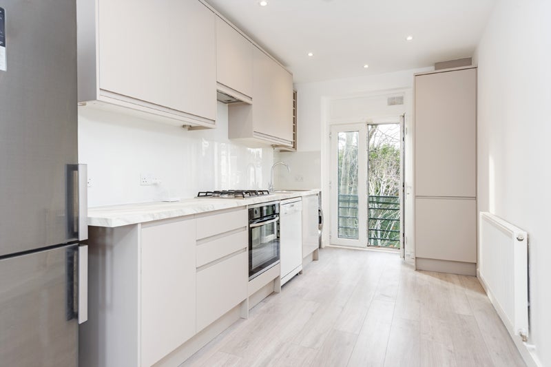 Flat Heath Street in Greater London
