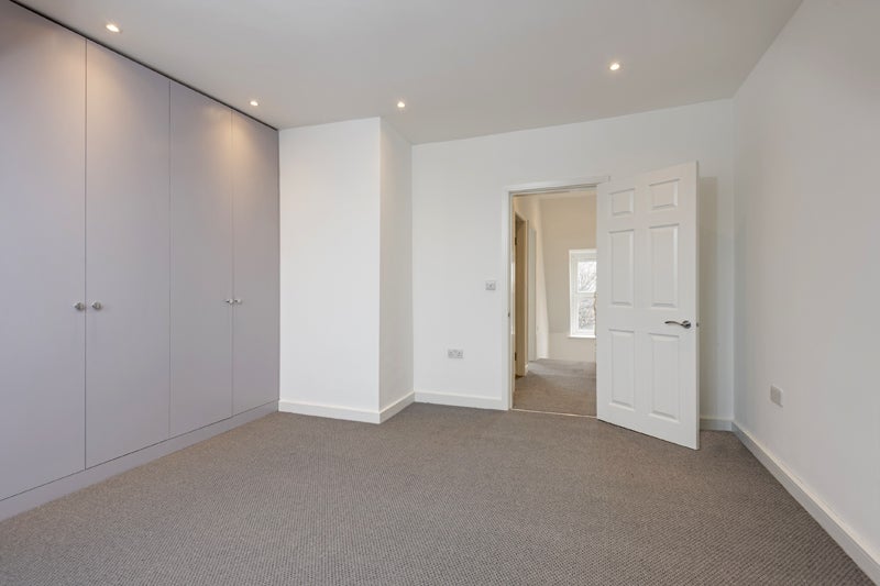 Flat Heath Street in Greater London