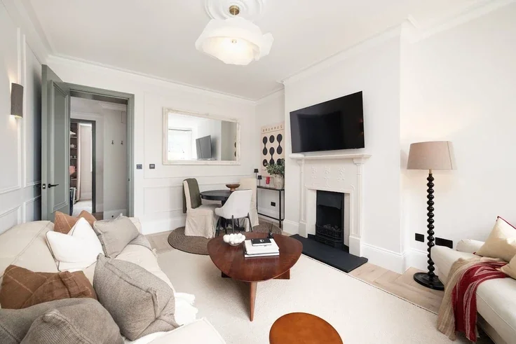 Flat Vauxhall Bridge Road in City of Westminster