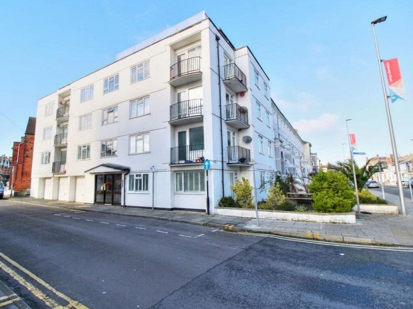 Flat Hyde Road in Eastbourne