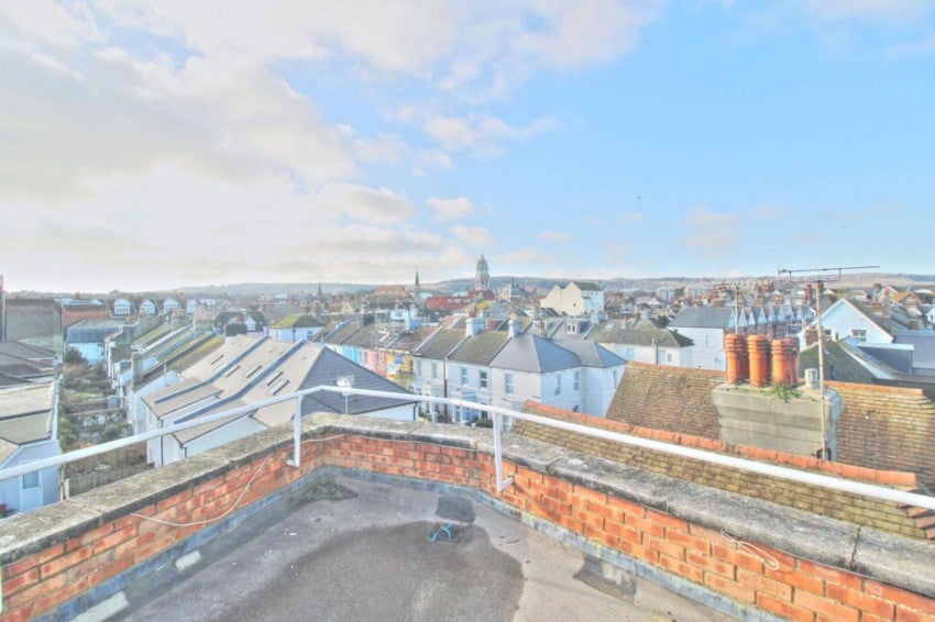 Flat Hyde Road in Eastbourne