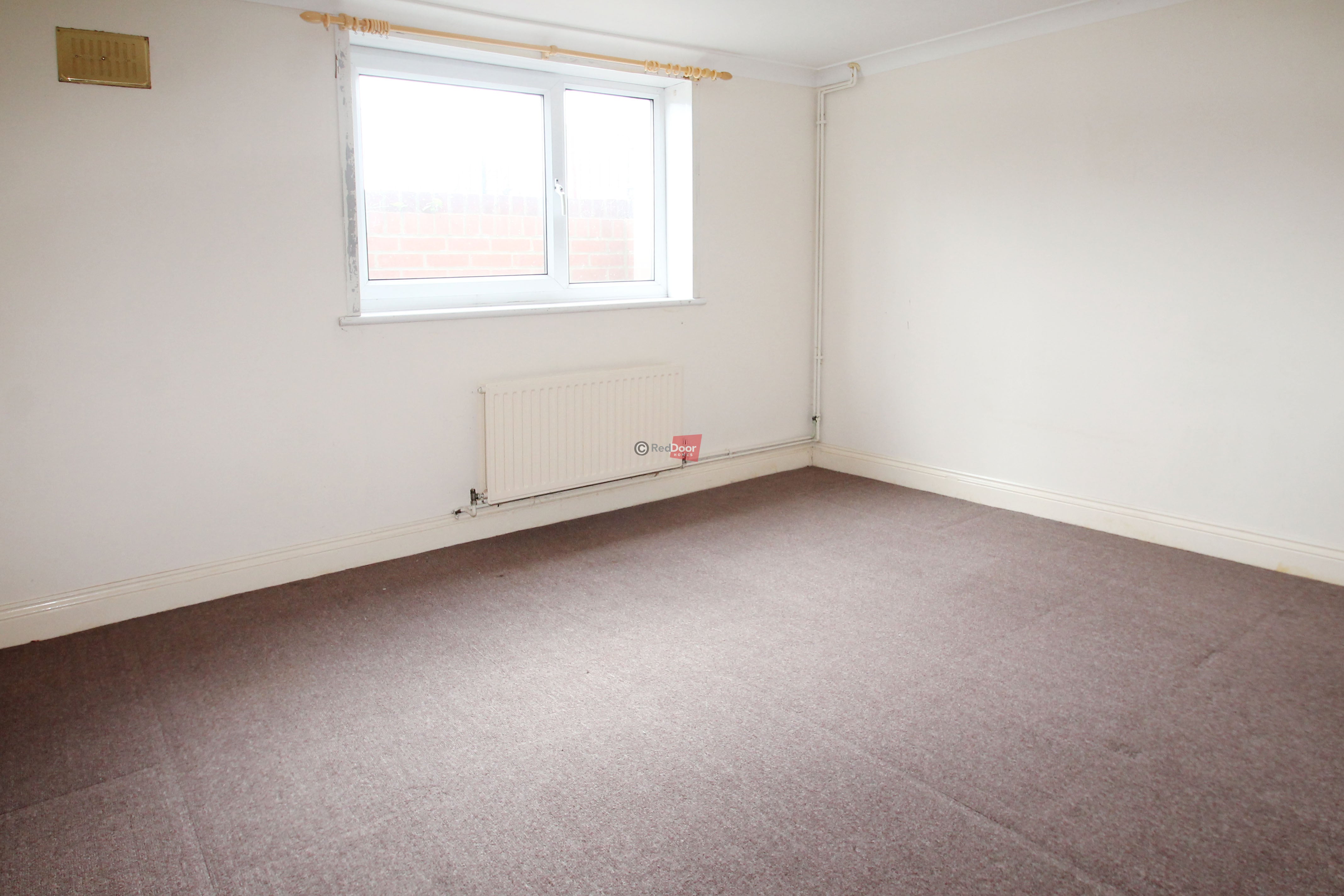 Flat Luton Road in Chatham