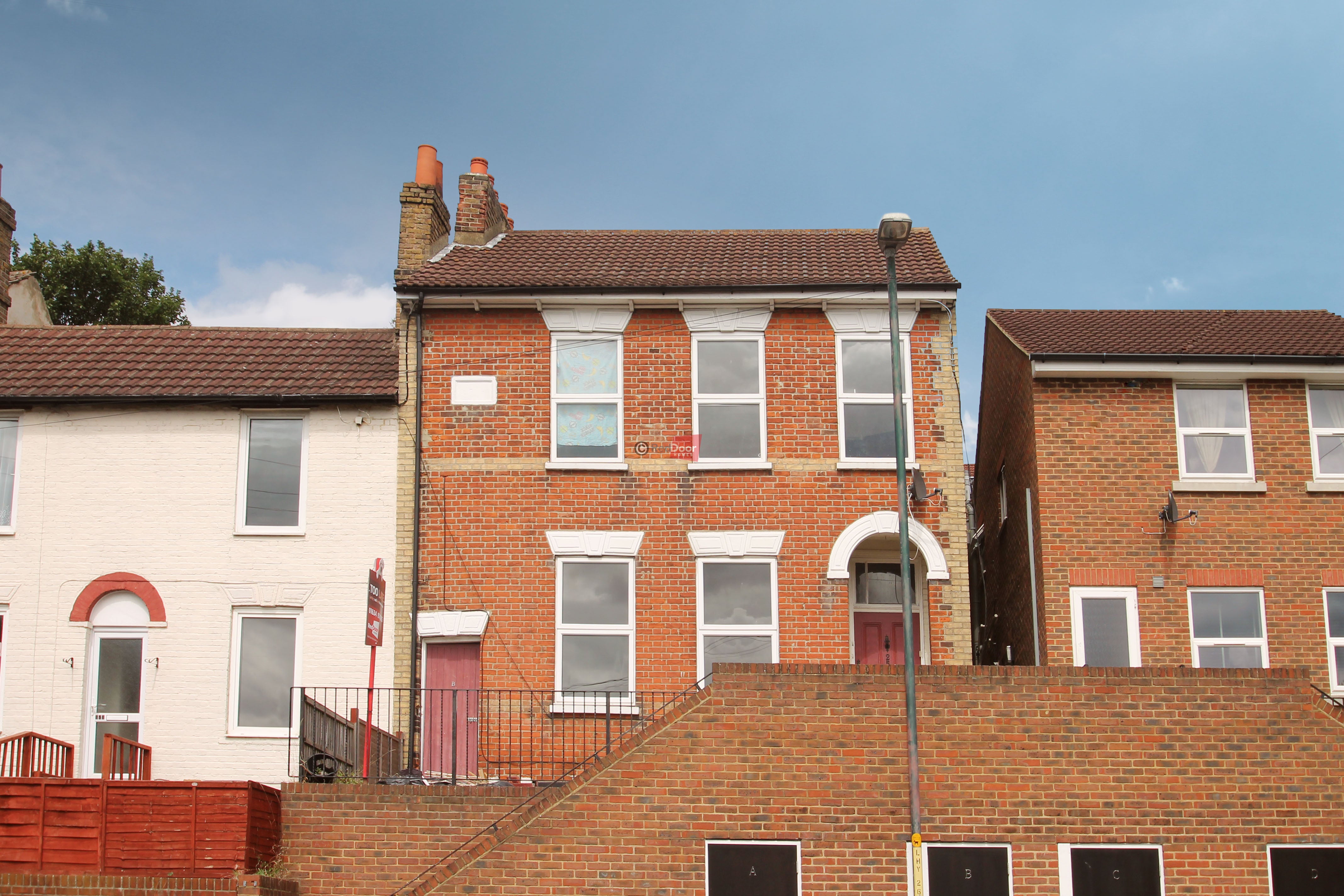 Flat Luton Road in Chatham