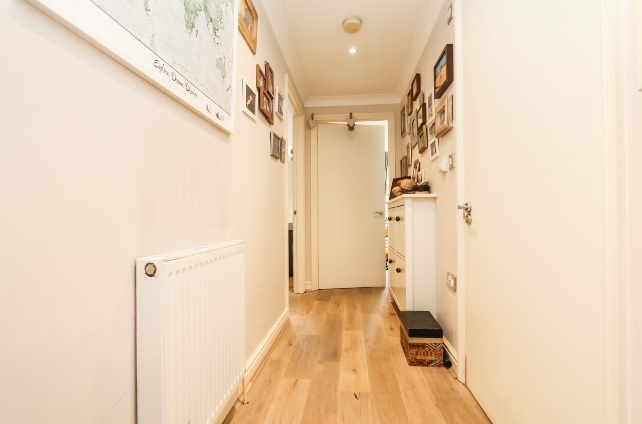 Flat Goat Wharf in Greater London