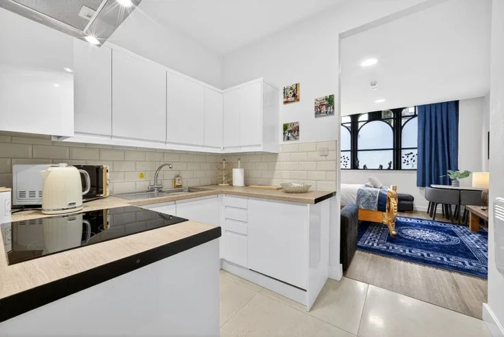 Flat Mount Stuart Square in Cardiff