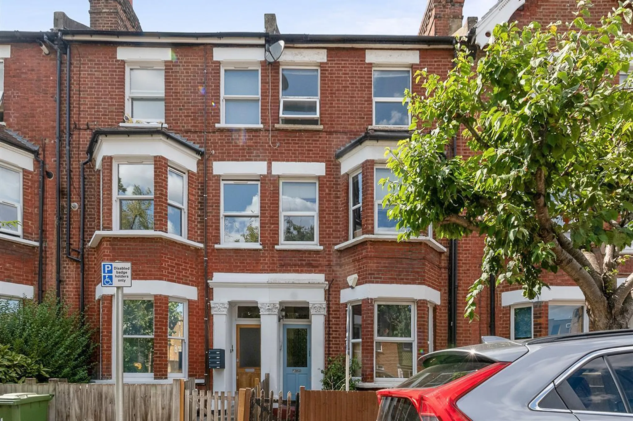 Flat Montrave Road in Greater London