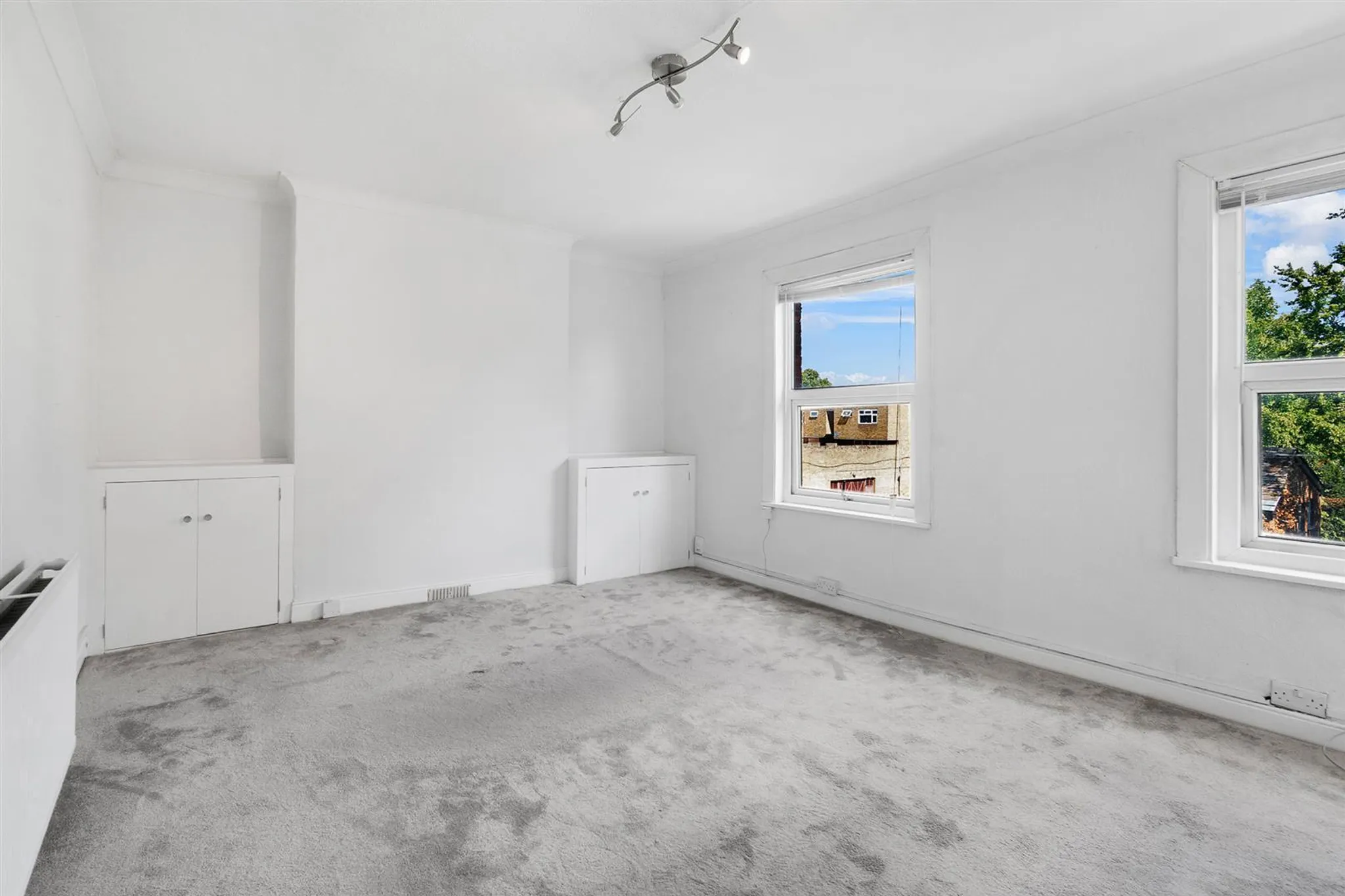 Flat Montrave Road in Greater London