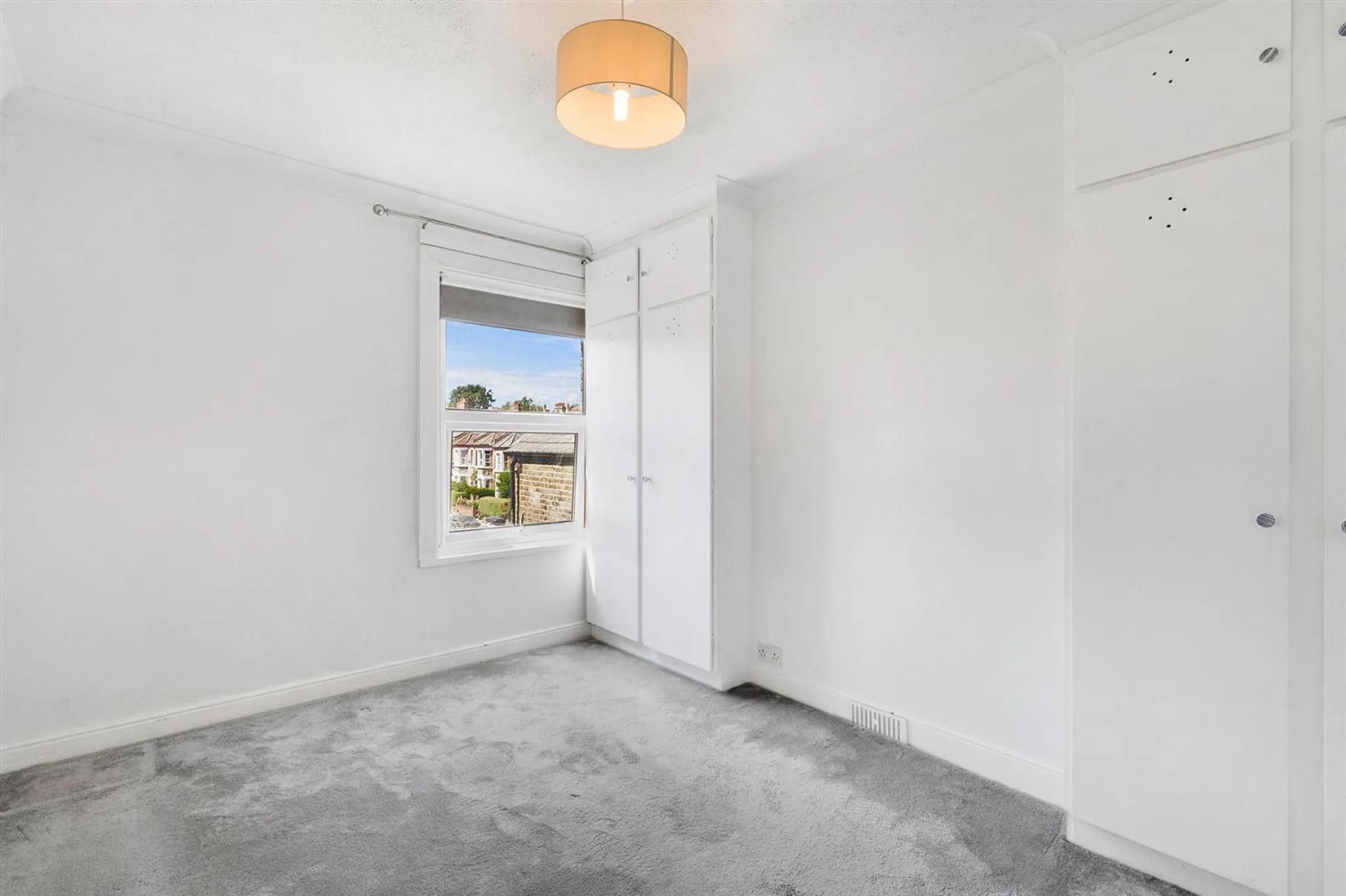 Flat Montrave Road in Greater London