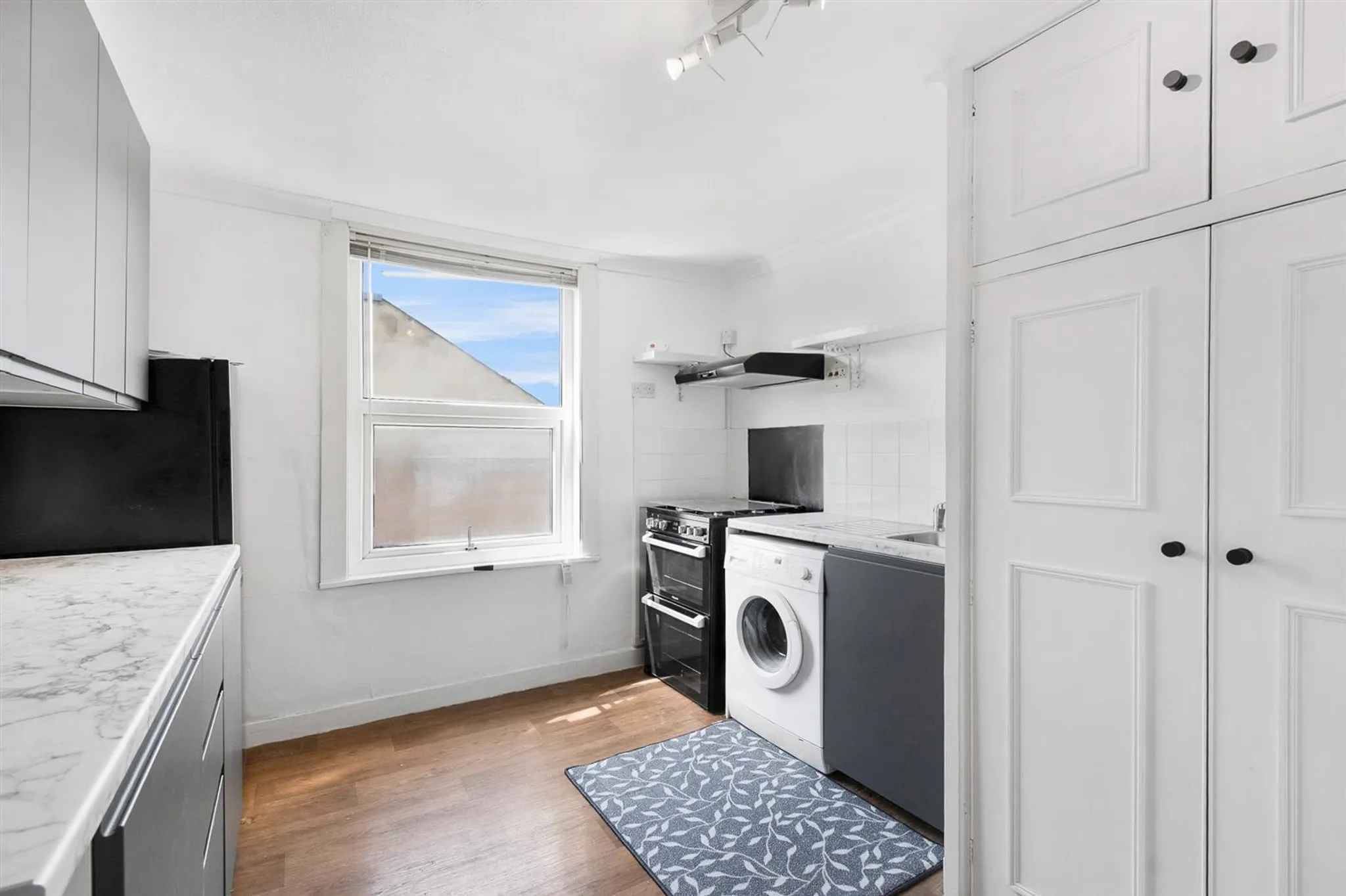 Flat Montrave Road in Greater London