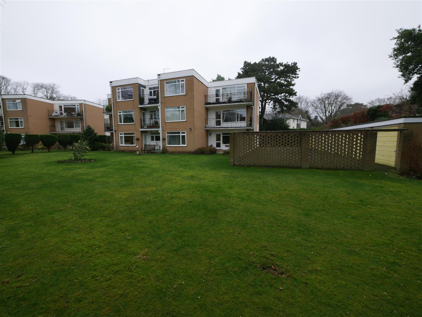 Flat Portarlington Road in Bournemouth