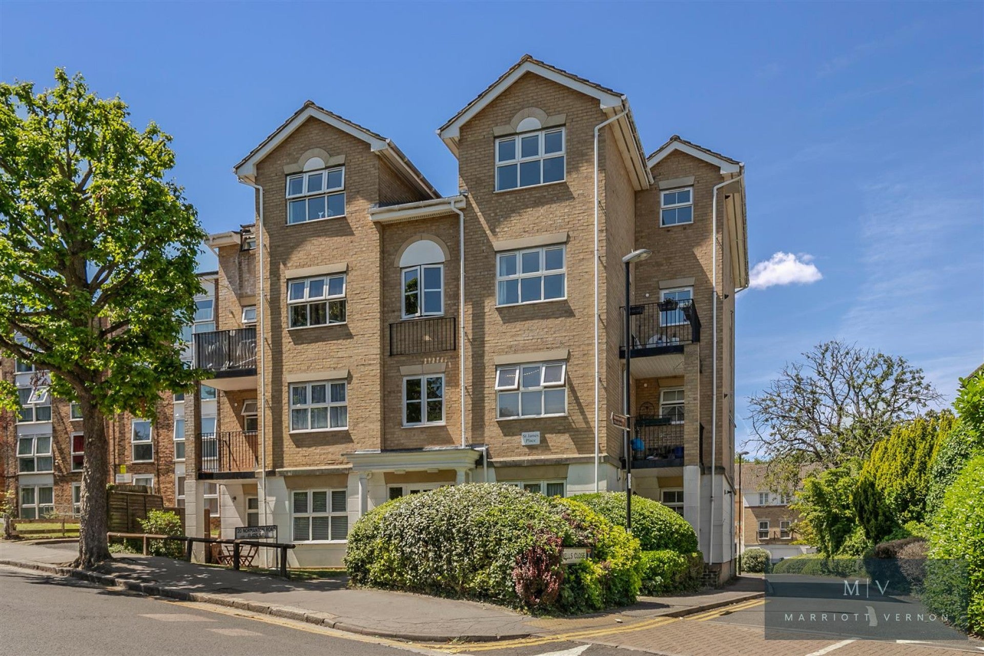 Flat Wells Close in Greater London