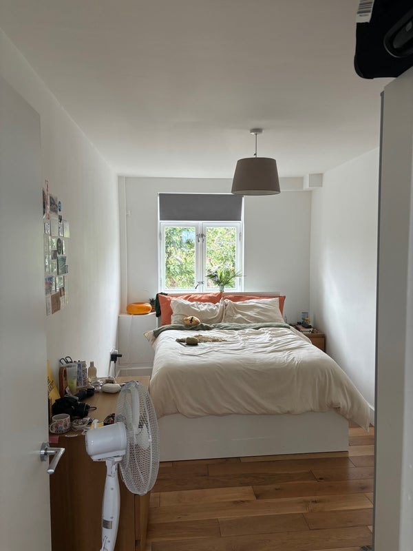 Room Kennington Park Road in Greater London