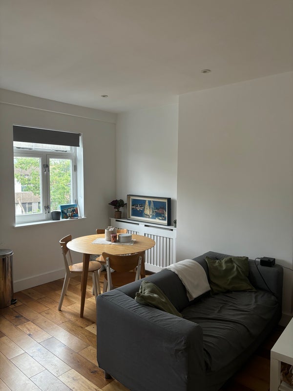 Room Kennington Park Road in Greater London