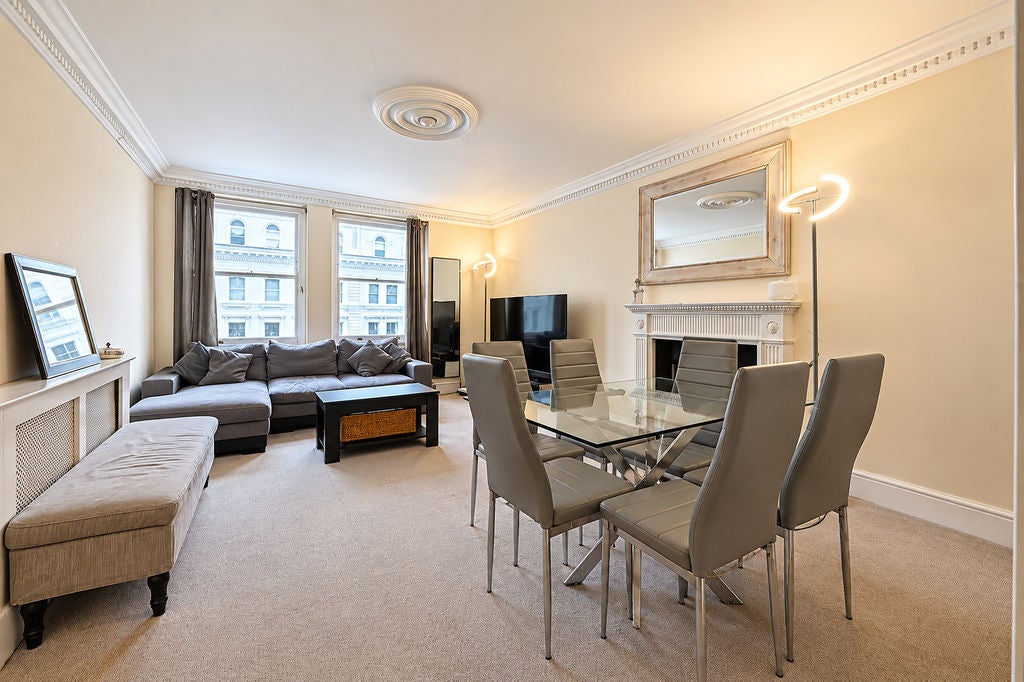 Flat Clanricarde Gardens in Greater London