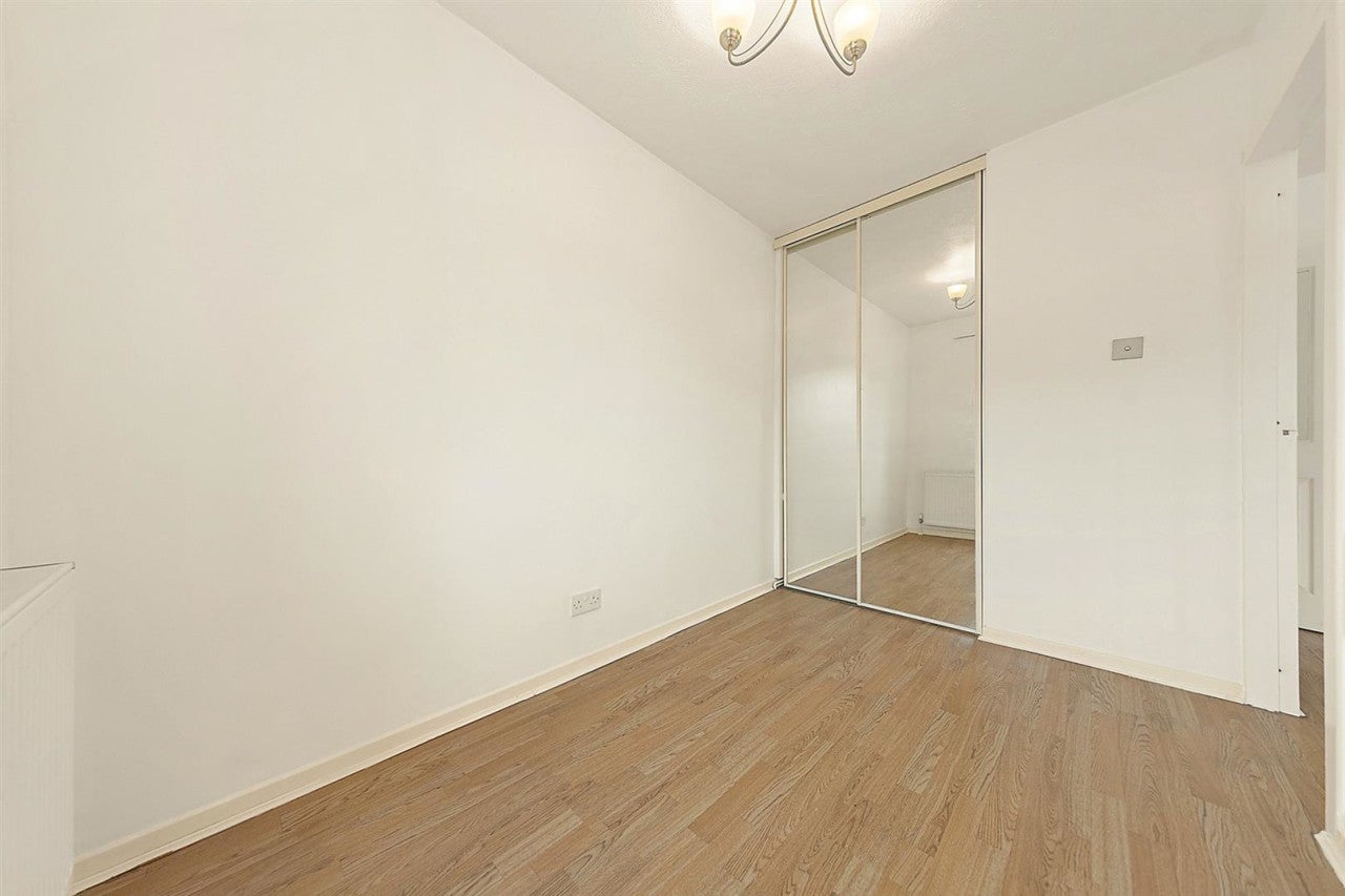 Flat Campbell Close in Greater London