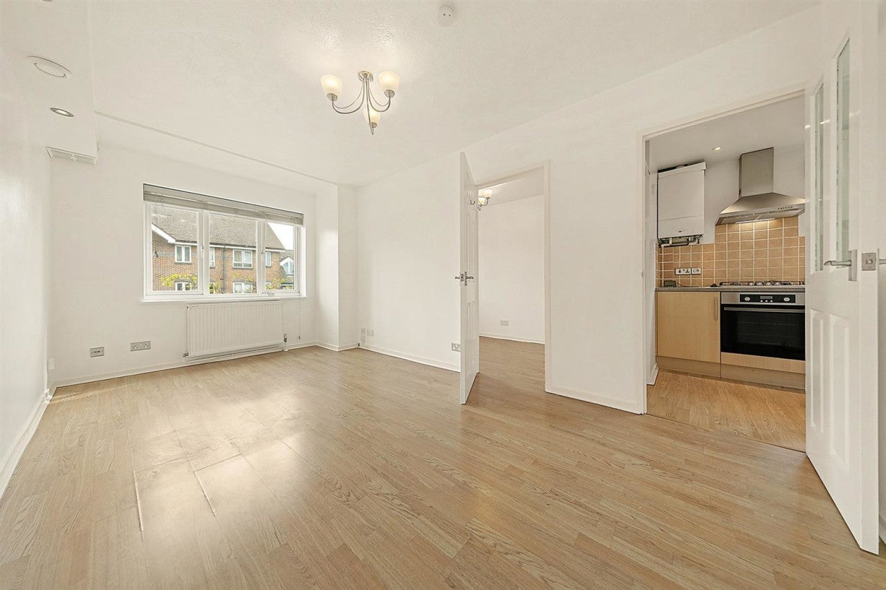Flat Campbell Close in Greater London