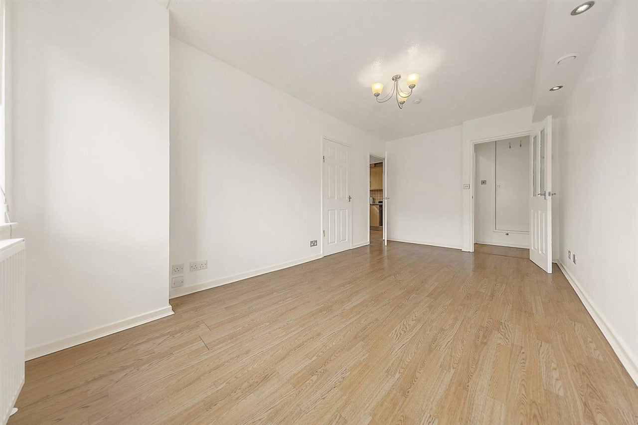 Flat Campbell Close in Greater London
