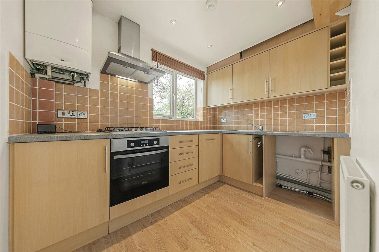 Flat Campbell Close in Greater London