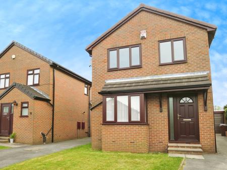 House Bruntcliffe Drive in Leeds