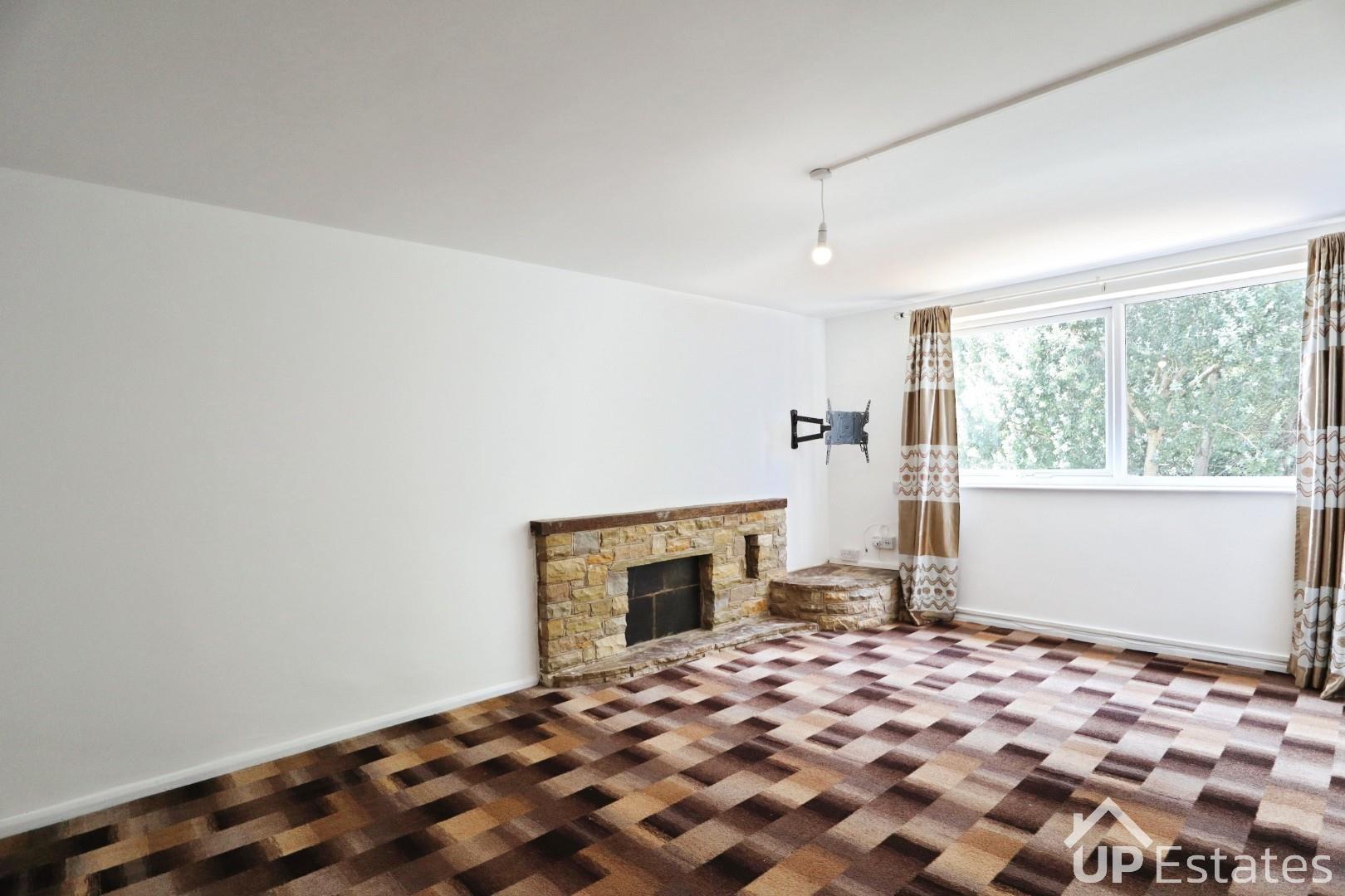 Flat Bankside Close in Coventry